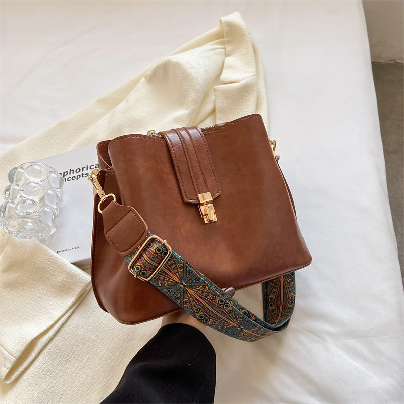 ChicSense Messenger: Elegant Women's Stylish Mini Bag